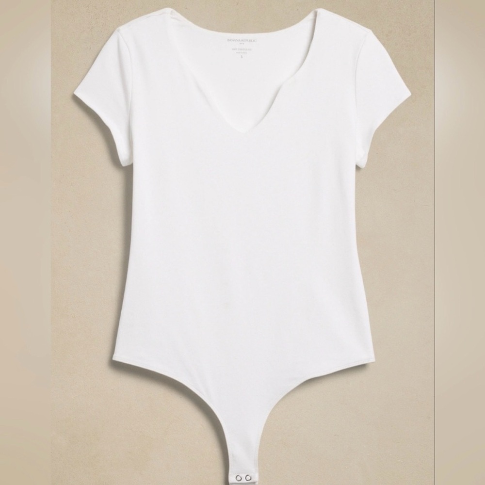 NWOT - Banana Republic White Women's Short-Sleeve V-Neck Bodysuit